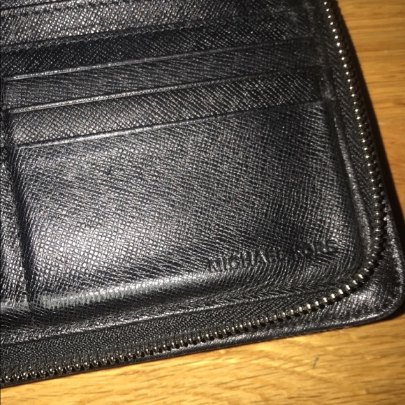 Michael kors wallet - Picture 7 of 7